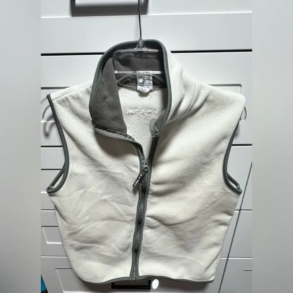 Old Navy creme and grey velour ski vest - Picture 3 of 7